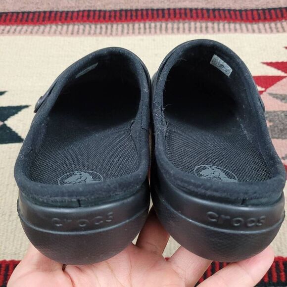 Crocs Wrapped Clogs Sz 7 Black Suede Slip On Mule Shoes Comfort Warm 10971 - Picture 5 of 9